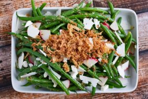 green bean salad with fried onions